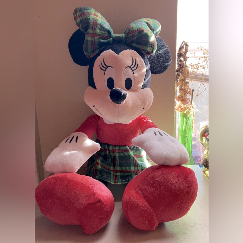 Minnie Mouse Plush 19” Disney Christmas Holiday 2022 Red & Green Plaid